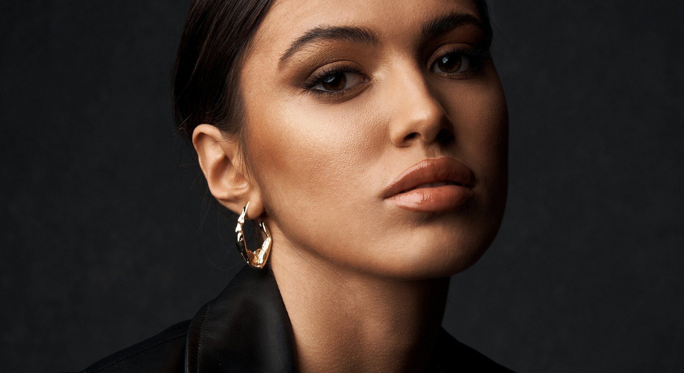Portrait of a woman with natural makeup.